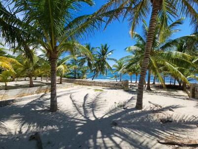 Andy's Inn is a delightful 3 bedroom guesthouse nestled in historic Bodden Town.