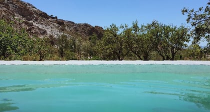 Acogedor cortijo con piscina en La Alpujarra
