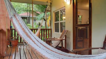 Family Cabin, 1 Bedroom, Refrigerator & Microwave, Garden View