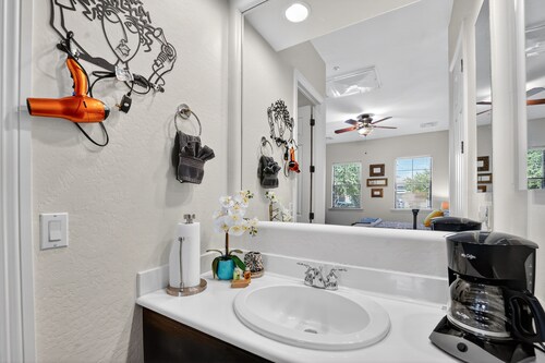 Elm Casita (Studio Apartment) by RedAwning