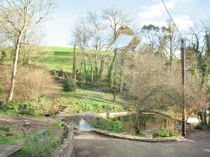 Property grounds - The Studio at Granny's Well (Mixtow, near Fowey)