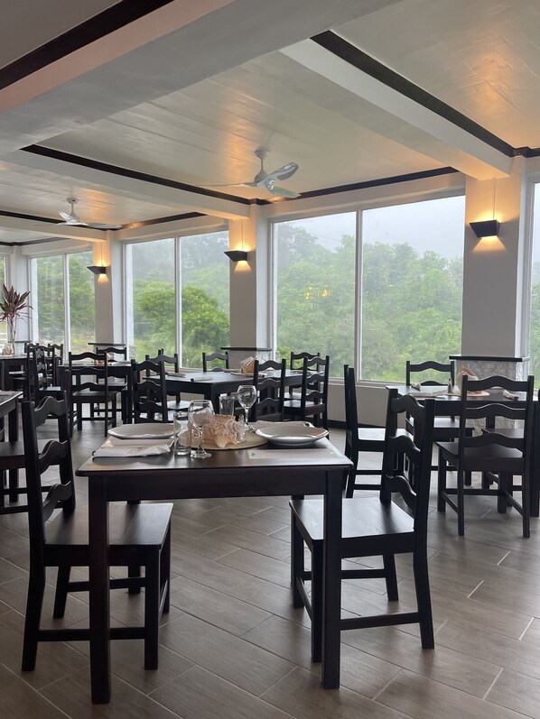 Dining - Private Room with a beautiful view at Ocean View Hotel and Restaurant (Roatan)
