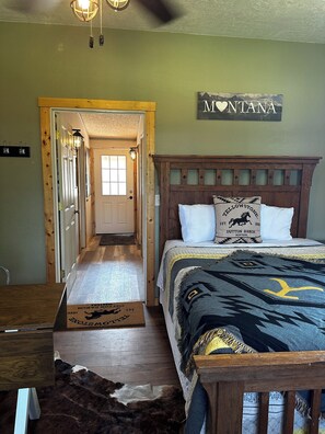Yellowstone Suite | Individually decorated, individually furnished, free WiFi, bed sheets