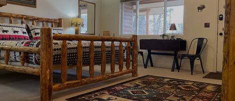 Suite estudio básica | Área de sala de estar