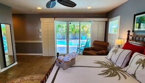 3 bedrooms, desk, iron/ironing board, free WiFi - Your private slice of Paradise for your special get away in a 5 star home. (Sarasota)