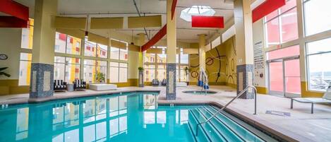 Innenpool, beheizter Pool