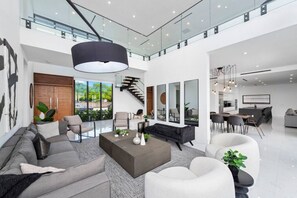TV, table tennis - Modern Lakefront Villa w/ Pool, Jacuzzi and Gym (Miami)