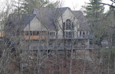 Lakeview/Lakeside Lakehouse