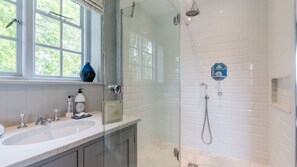 Bathtub, hair dryer, towels