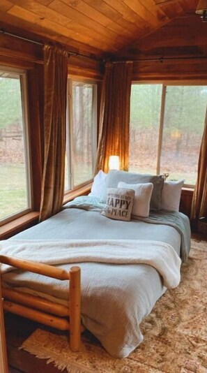 3 sovrum, värdeförvaringsskåp på rummet, skrivbord och gratis wi-fi