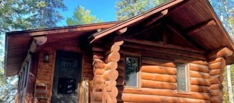 Cozy cottage trails, trout fishing & fireplace.