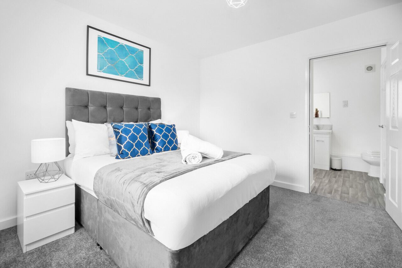 2 chambres, fer et planche à repasser, Wi-Fi gratuit, draps fournis