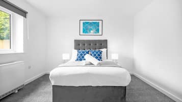 2 chambres, fer et planche à repasser, Wi-Fi gratuit, draps fournis