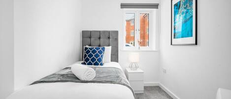 2 chambres, fer et planche à repasser, Wi-Fi gratuit, draps fournis