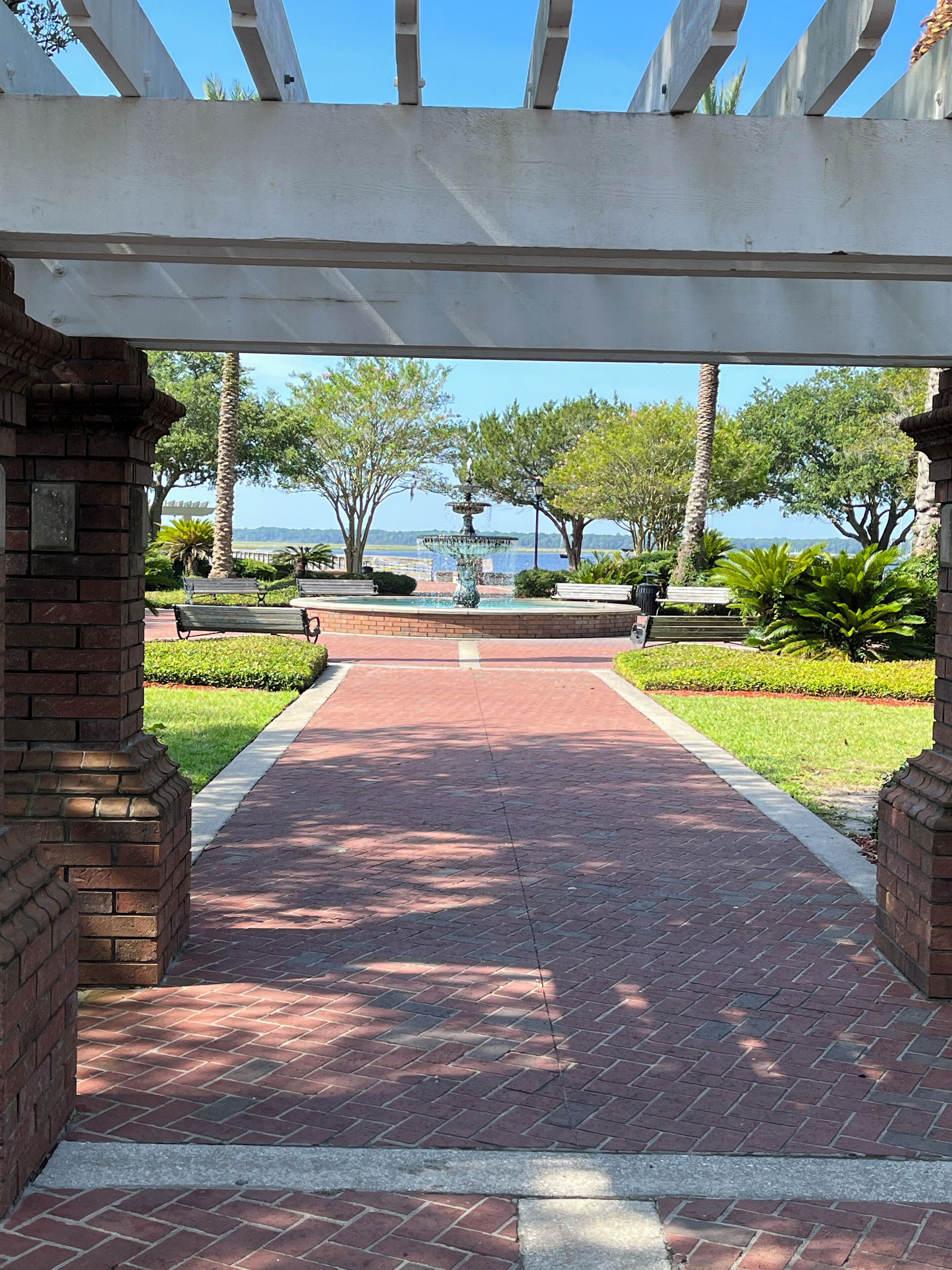 المنطقة المحيطة بالمنشأة