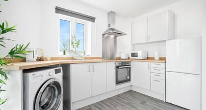 2 Bed Apt*Parking*Wi-Fi*Netflix