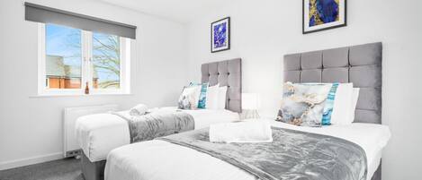 2 chambres, fer et planche à repasser, Wi-Fi gratuit, draps fournis