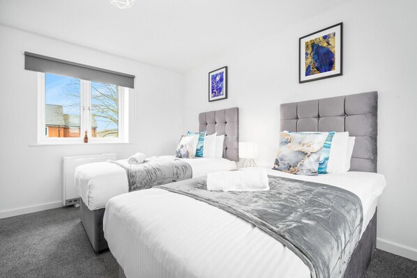 2 bedrooms, iron/ironing board, free WiFi, bed sheets