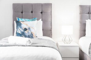 2 habitaciones, tabla de planchar con plancha y wifi gratis 