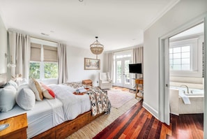 4 habitaciones, escritorio, tabla de planchar con plancha y wifi