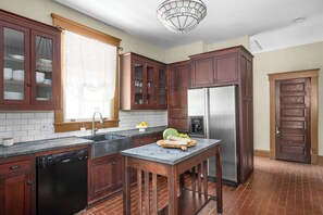 Unclassified image, 2 of 35, button