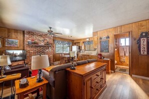 Unclassified image, 3 of 19, button - Blue Spruce Cabin (Greer)