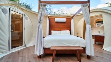 Blackout curtains, free WiFi, bed sheets