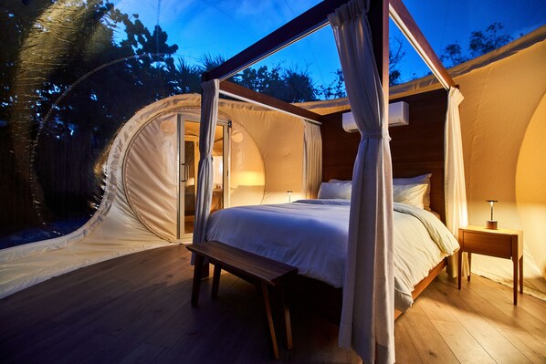 Tente Design | Rideaux occultants, Wi-Fi gratuit, draps fournis