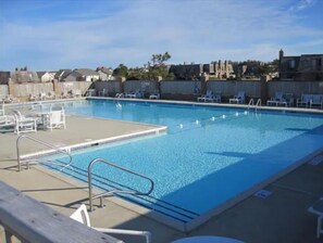 Pool - KH Escape! Pool+Tennis+Basketball+0.8 mi to Beach! (Kitty Hawk)