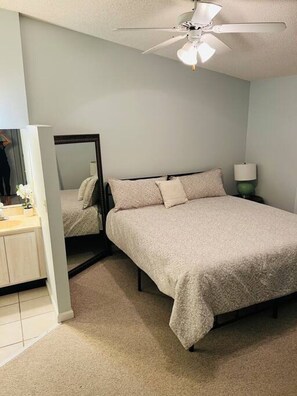 2 bedrooms, desk, iron/ironing board, free WiFi