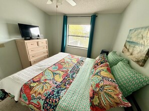 2 bedrooms, desk, iron/ironing board, free WiFi