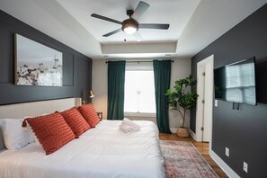 4 bedrooms, desk, iron/ironing board, WiFi