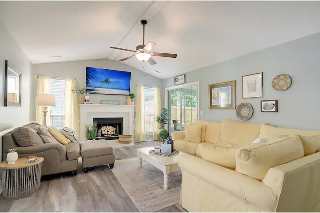 Charming 3 bedroom in great location!