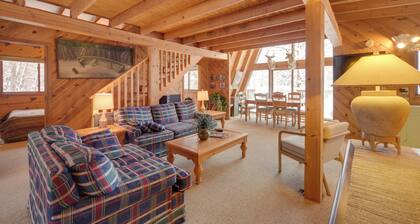 Waterfront Nelson Lake Cabin w/ Boat Dock!
