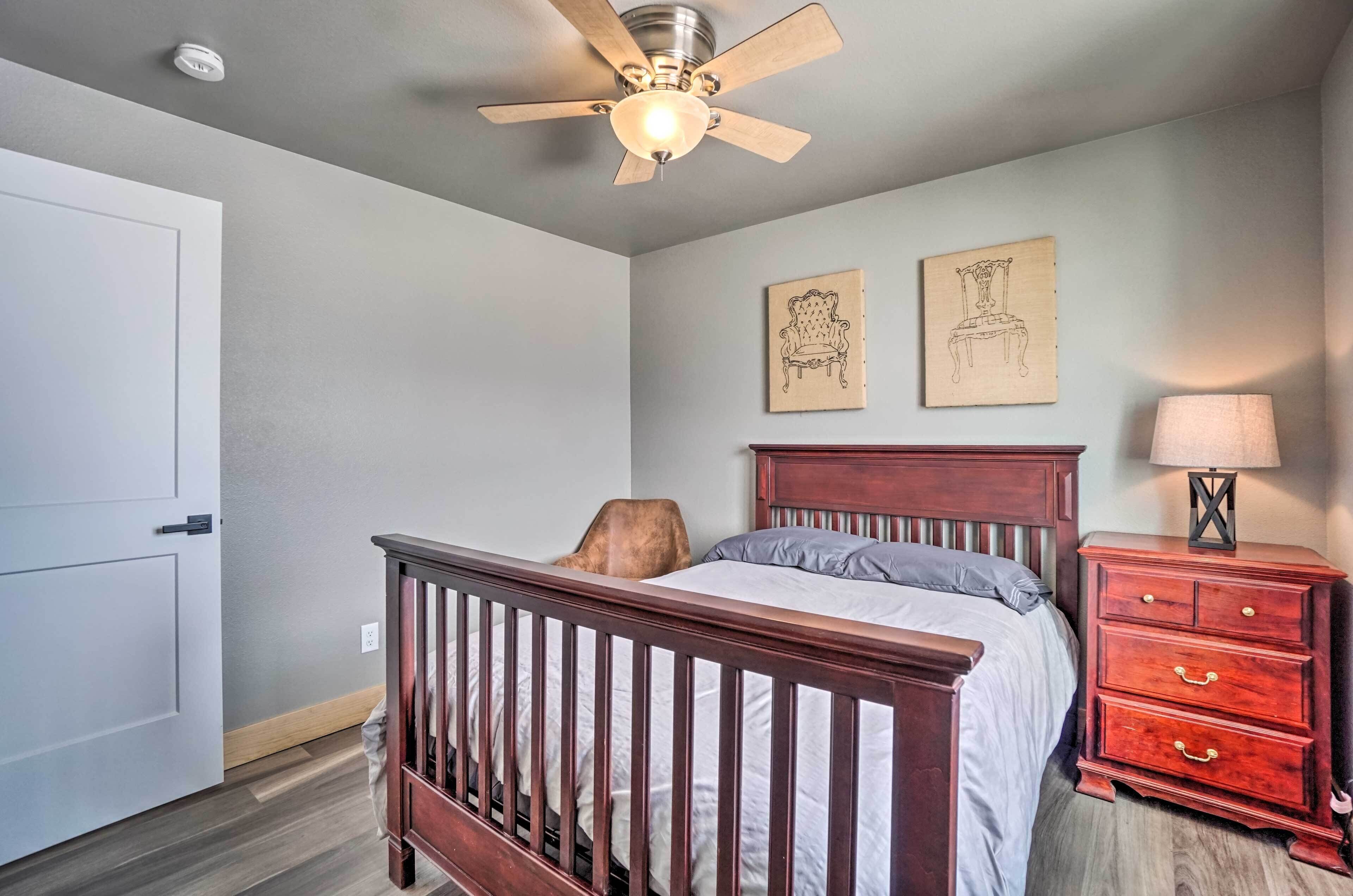 3 Schlafzimmer, Schreibtisch, kostenloses Internet, Bettwäsche