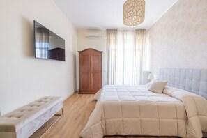 2 Schlafzimmer, Schreibtisch, Bügeleisen/Bügelbrett, kostenloses WLAN