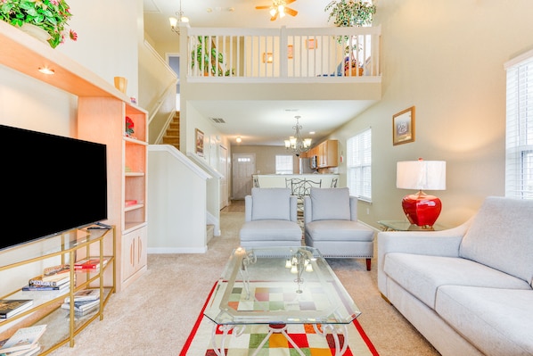 Interior - Central & Spacious Townhome in Greensboro! (Greensboro)