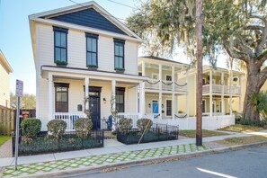 Exterior - Chic Thomas Square Home in Walkable Location! (Savannah)