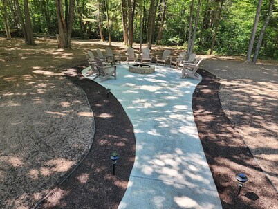 Huge House near Pictured Rocks, Trails, Hot Tub, walking distance to Casino/Bars