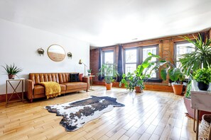 Casa on High | Living area