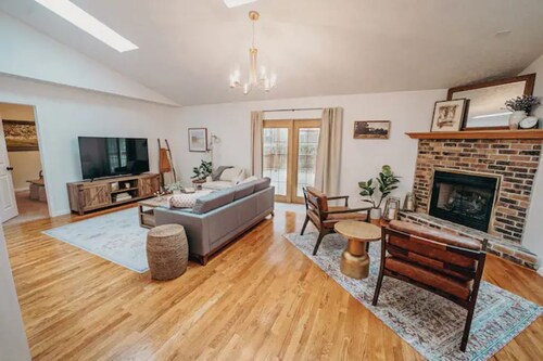 Charming 3 Bedroom Ranch by downtown Peoria & OSF!