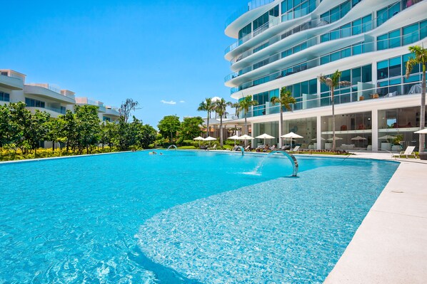 A heated pool - Golf-and-sea condo with panoramic ocean/mountain views, pool (Nuevo Vallarta)