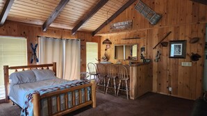 3 室のベッドルーム、セーフティボックス (室内)、アイロン / アイロン台、旅行用ベビーベッド