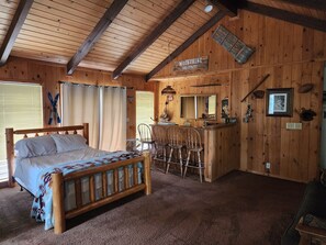 3 soveværelser, pengeskab på værelset, strygejern/strygebræt