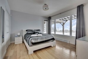 4 soverom, skrivebord, lydisolert og strykejern/-brett