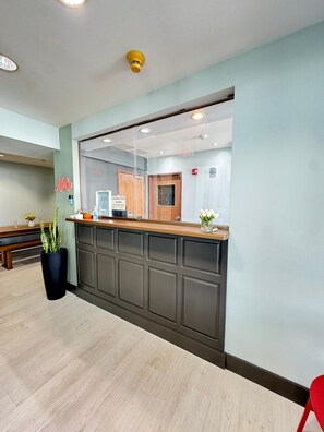 Reception - Valued Stay Aloha (Madison)