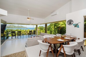 Dining - Playa del Coco Hillside Villa • 4BR • Infinity Pool • Bay & Ocean Views (Guanacaste Province)
