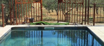 Villa campagne la bergerie aux portes des garrigues sud de la France 8 personnes