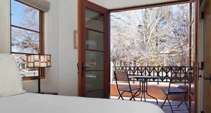 Corazon Condo Unit 2, 2 Bed / 2 Bath, Luxury Style Condo