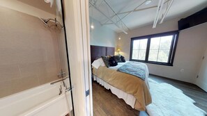 2 多间卧室、办公桌、熨斗/熨衣板、旅行婴儿床